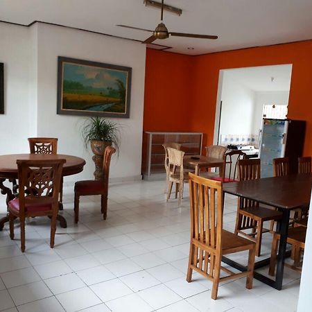 Anggrek Mas Bed & Breakfast Hostel Ubud  Exterior photo